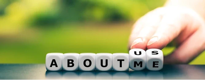 hand turns dice changes expression 260nw 1767477872